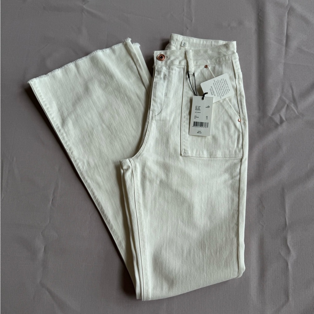 a loves a Jeans Womens Size 28 Off White Cotton Raw Hem Wide Bottom Pockets